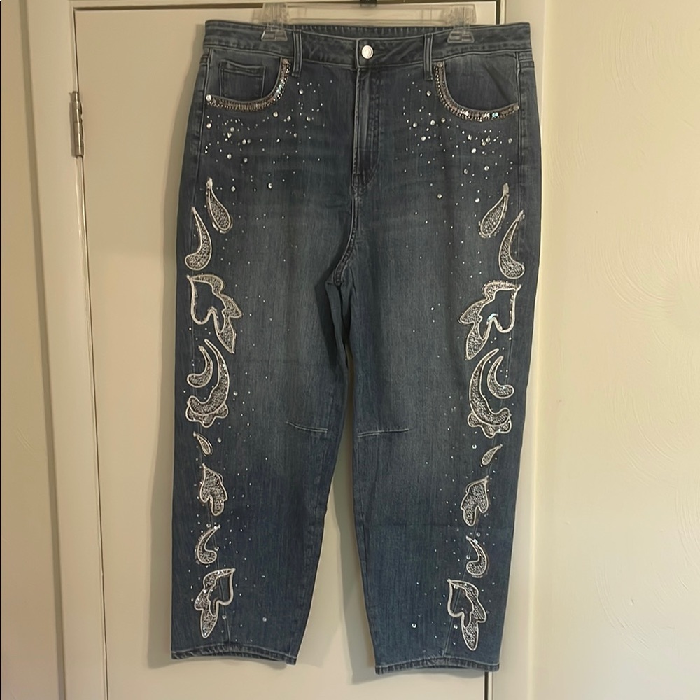 NWT Chico's embellished tapered jean women’s 2.5 R